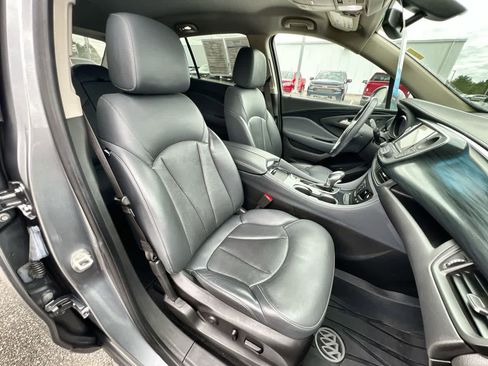 Used 2020 Buick Envision Essence image 27
