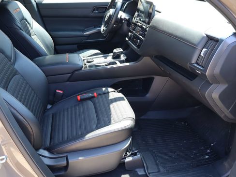 Used 2024 Nissan Pathfinder Rock Creek AWD/4WD image 17