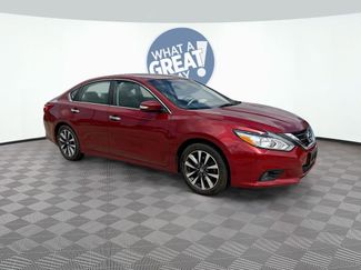 Used 2017 Nissan Altima 2.5 SL w/ Moonroof Package video 2