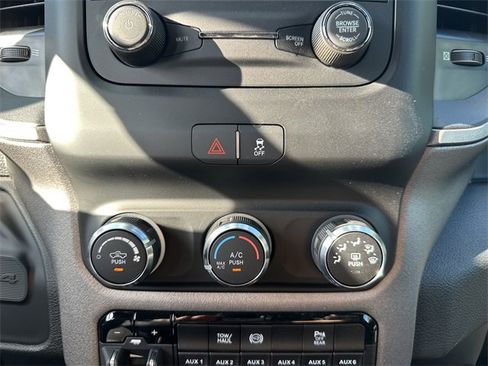 Used 2024 RAM 2500 Tradesman w/ Chrome Appearance Group image 20