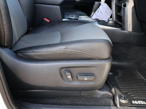 Used 2018 Toyota 4Runner SR5 Premium AWD/4WD image 10