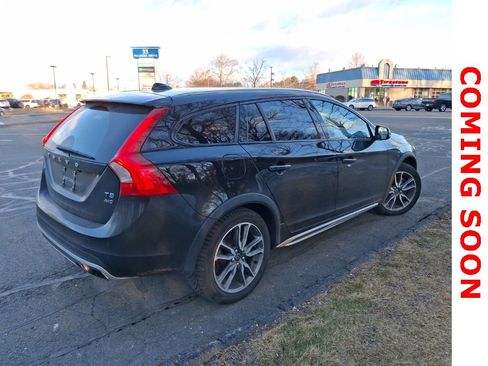 Used 2016 Volvo V60 T5 Cross Country w/ Protection Package image 4