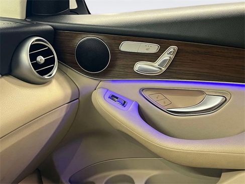 Certified 2022 Mercedes-Benz GLC 300 4MATIC image 33