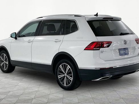 Used 2018 Volkswagen Tiguan SEL AWD/4WD image 4