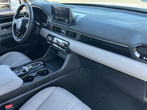 Certified 2023 Honda Pilot LX image 15