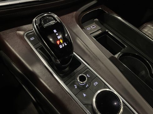 Used 2023 Cadillac Escalade ESV Sport Platinum AWD/4WD image 18