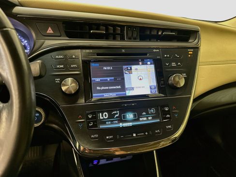 Used 2018 Toyota Avalon Limited w/ All Weather Liner Package FWD image 26