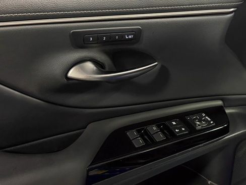 Used 2023 Lexus ES 300h F Sport image 33