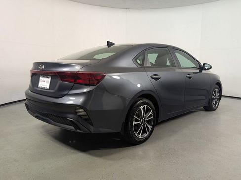 Used 2024 Kia Forte LXS w/ LXS Technology Package FWD image 7