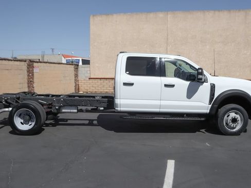 Used 2023 Ford F550 2WD Crew Cab Super Duty image 11