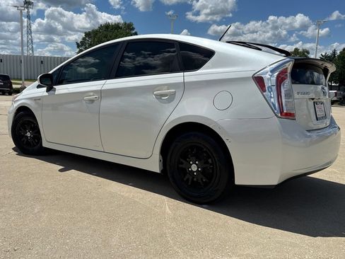 Used 2015 Toyota Prius Three w/ Solar Roof Package FWD image 6