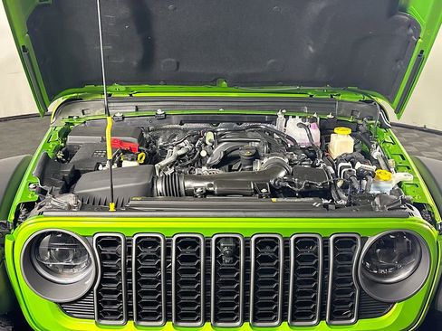 New 2025 Jeep Gladiator Rubicon w/ Convenience Group image 22
