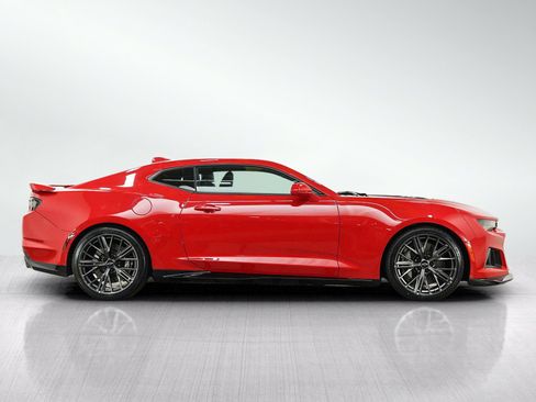 Used 2020 Chevrolet Camaro ZL1 RWD image 6