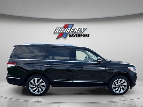 Used 2024 Lincoln Navigator Reserve AWD/4WD image 6