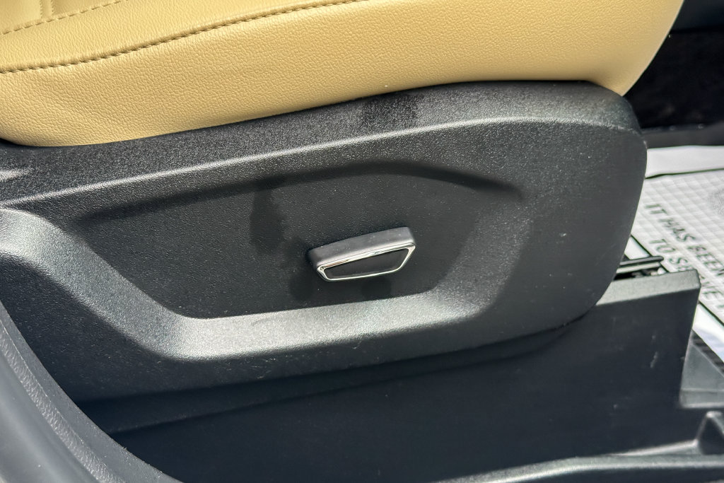 Used 2018 Ford Edge SEL w/ Equipment Group 201A AWD/4WD image 15