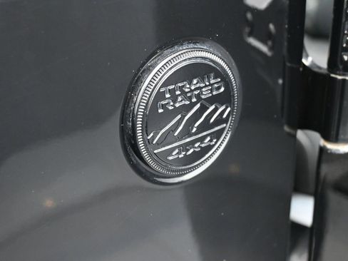 Used 2020 Jeep Wrangler Unlimited Willys image 10