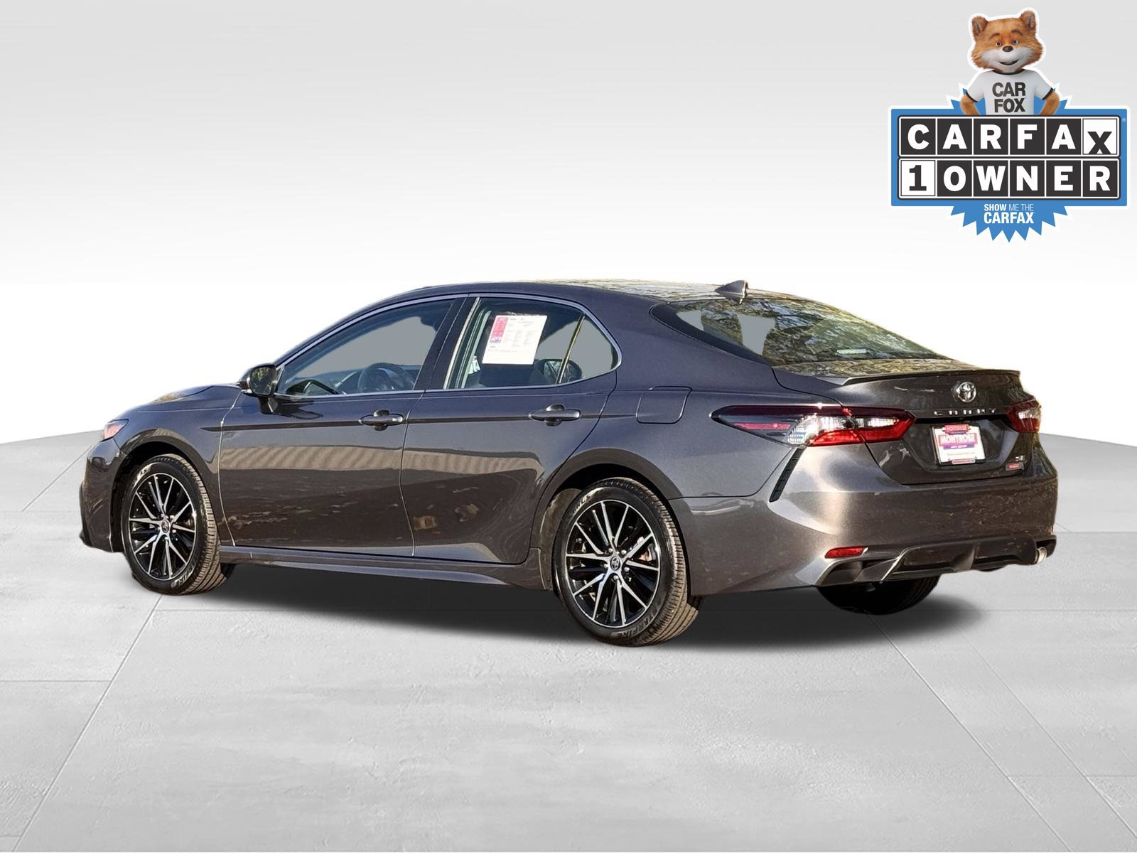Used 2024 Toyota Camry SE FWD image 7