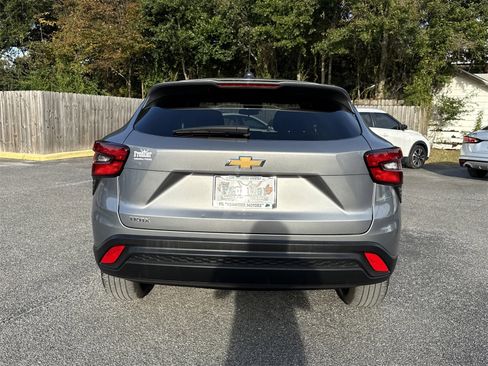 Used 2024 Chevrolet Trax LS w/ Driver Confidence Package image 4