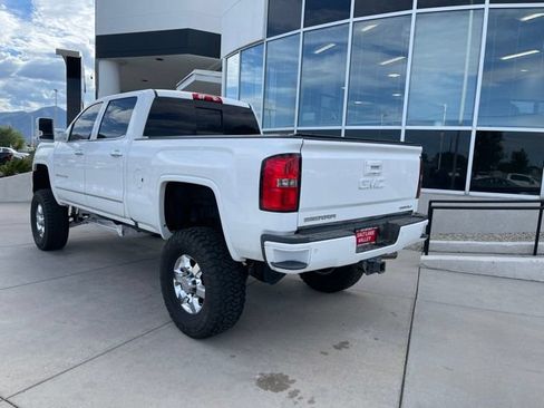 Used 2016 GMC Sierra 3500 Denali w/ Driver Alert Package AWD/4WD image 4