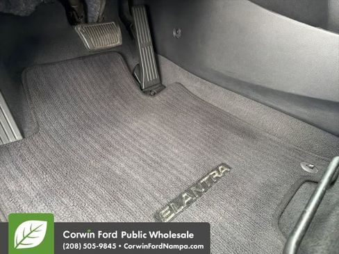 Used 2013 Hyundai Elantra GLS w/ Preferred Pkg image 25