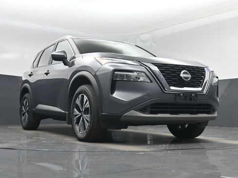 Used 2023 Nissan Rogue SV w/ SV Premium B Package image 39