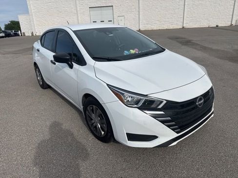 Used 2023 Nissan Versa S w/ Trunk Package FWD image 2