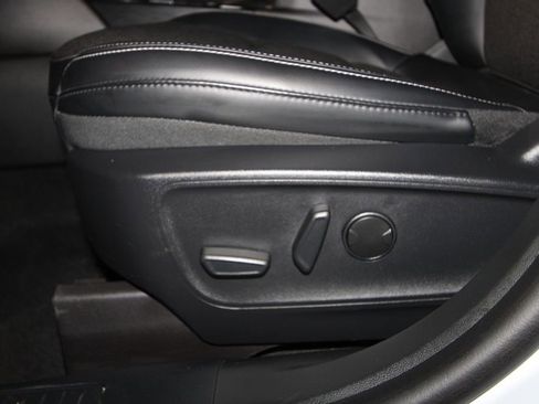 Used 2025 Ford Escape SE w/ Class II Trailer Tow Package image 7