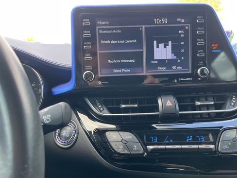 Used 2022 Toyota C-HR XLE image 11