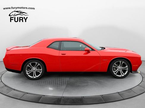 Used 2022 Dodge Challenger R/T RWD image 3