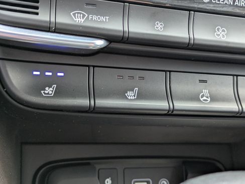 Used 2020 Hyundai Santa Fe Limited AWD/4WD image 23
