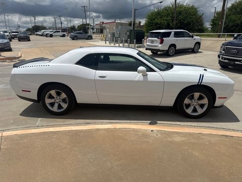 Used 2023 Dodge Challenger SXT RWD image 4