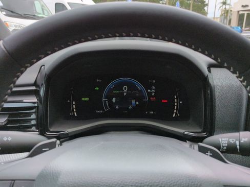 Used 2025 Toyota Camry SE w/ Convenience Package FWD image 27