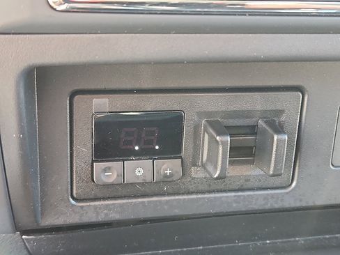 Certified 2024 Nissan Titan SV w/ SV Convenience Package image 23