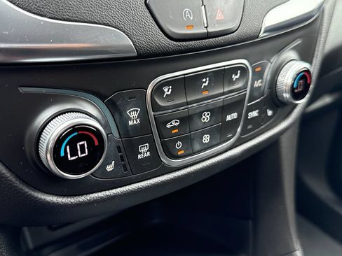 Certified 2024 Chevrolet Equinox LT FWD image 25