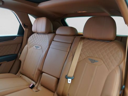 Used 2022 Bentley Bentayga Speed AWD/4WD image 21