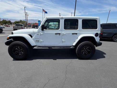 Used 2020 Jeep Wrangler Unlimited Sahara AWD/4WD image 6