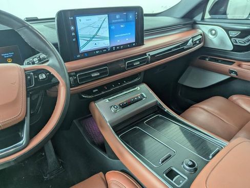 Used 2025 Lincoln Aviator Reserve w/ Equipment Group 201A AWD/4WD image 14