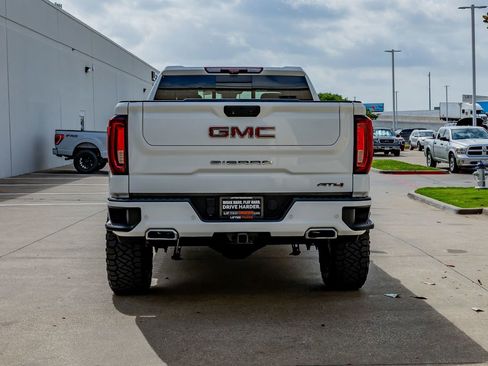 Used 2022 GMC Sierra 1500 AT4 w/ AT4 Premium Package AWD/4WD image 8