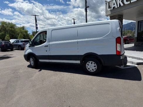 Used 2019 Ford Transit 250 130 Low Roof RWD image 4
