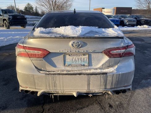 Used 2019 Toyota Camry XSE image 6