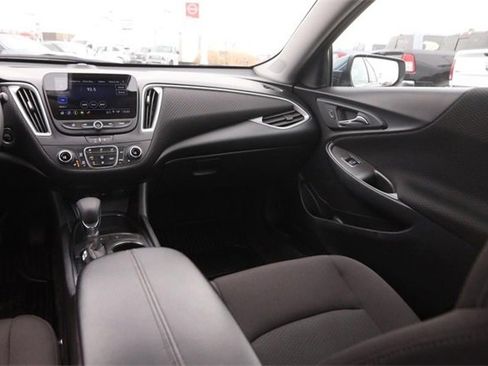 Used 2024 Chevrolet Malibu LT image 24