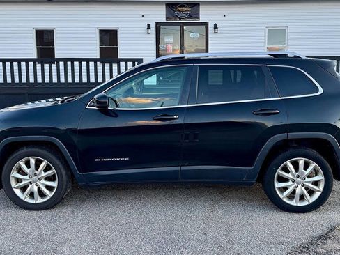 Used 2016 Jeep Cherokee Limited image 4