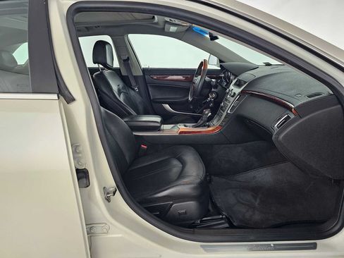 Used 2010 Cadillac CTS Luxury RWD image 10