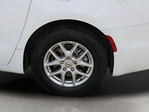 Used 2025 Chrysler Pacifica Select FWD image 9