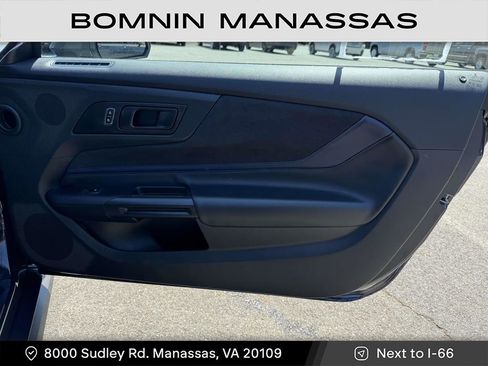 Used 2025 Ford Mustang Dark Horse image 8