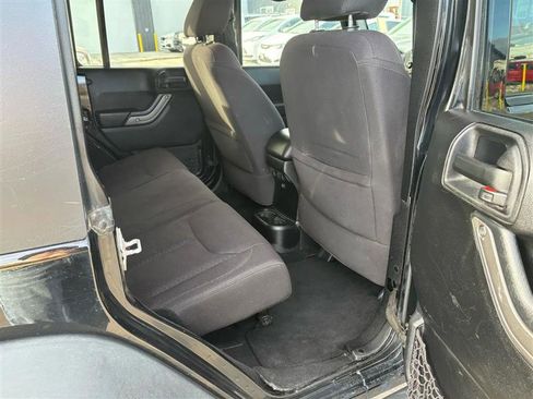 Used 2013 Jeep Wrangler Unlimited Sport image 13