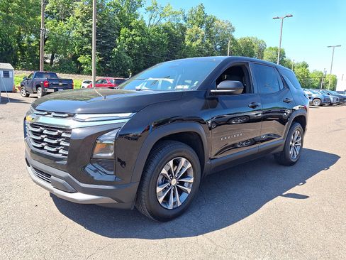 Used 2026 Chevrolet Equinox LT FWD image 3