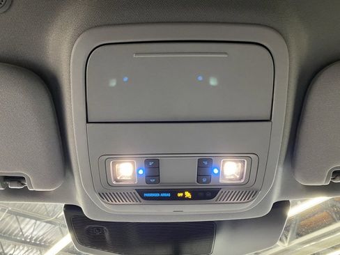 Used 2023 Ford Explorer XLT w/ Equipment Group 202A image 38