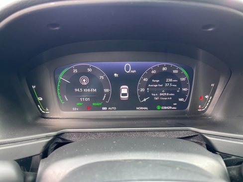 Used 2024 Honda Accord Sport image 9