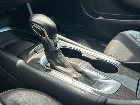 Used 2021 Chevrolet Malibu LT w/ Leather Package FWD image 24